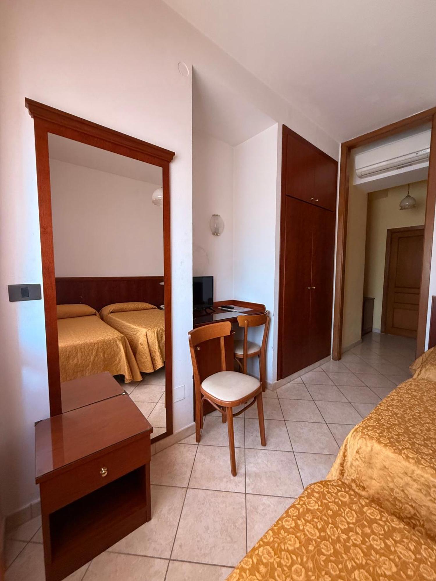 Grifone Hotel Perugia Exterior photo