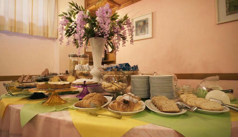 Grifone Hotel Perugia Exterior photo